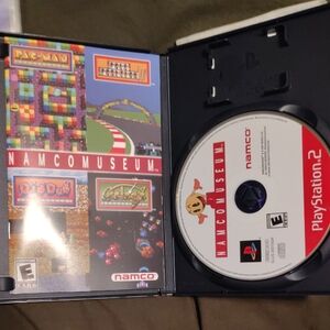 Museum for PlayStation 2 - Black and Red